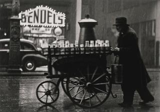 Wolfgang Suschitzky - Coliseum Dairy, Charing Cross Road, London, Ca. 1936