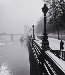 Wolfgang Suschitzky - Embankment, London