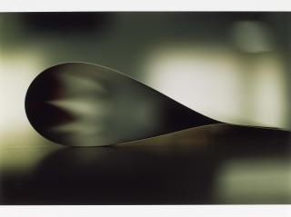 Wolfgang Tillmans - »paper drop (dark)»