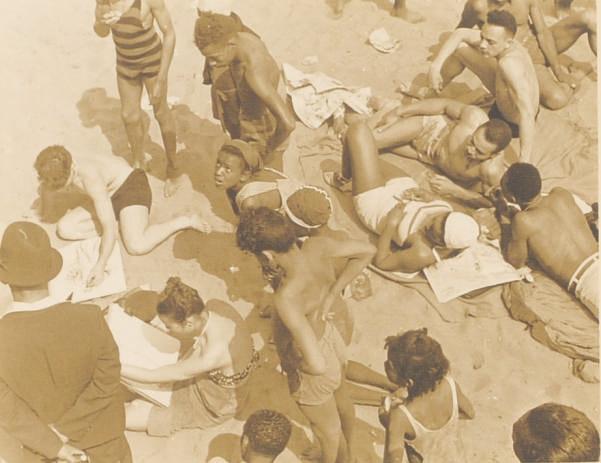 Yasou Kuniyoshi - Coney Island, 1938