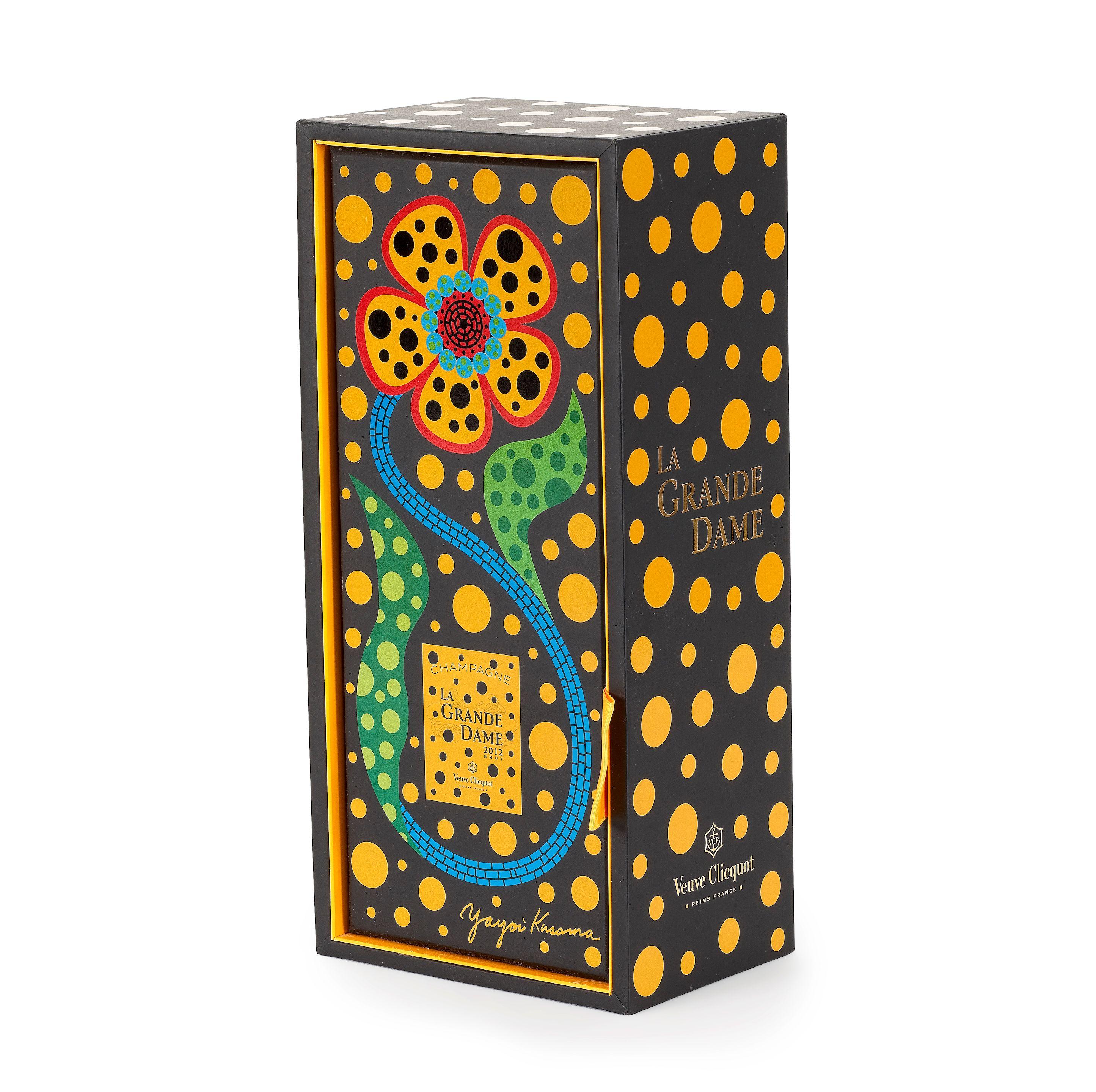 Yayoi Kusama - La Grande Dame, 2012