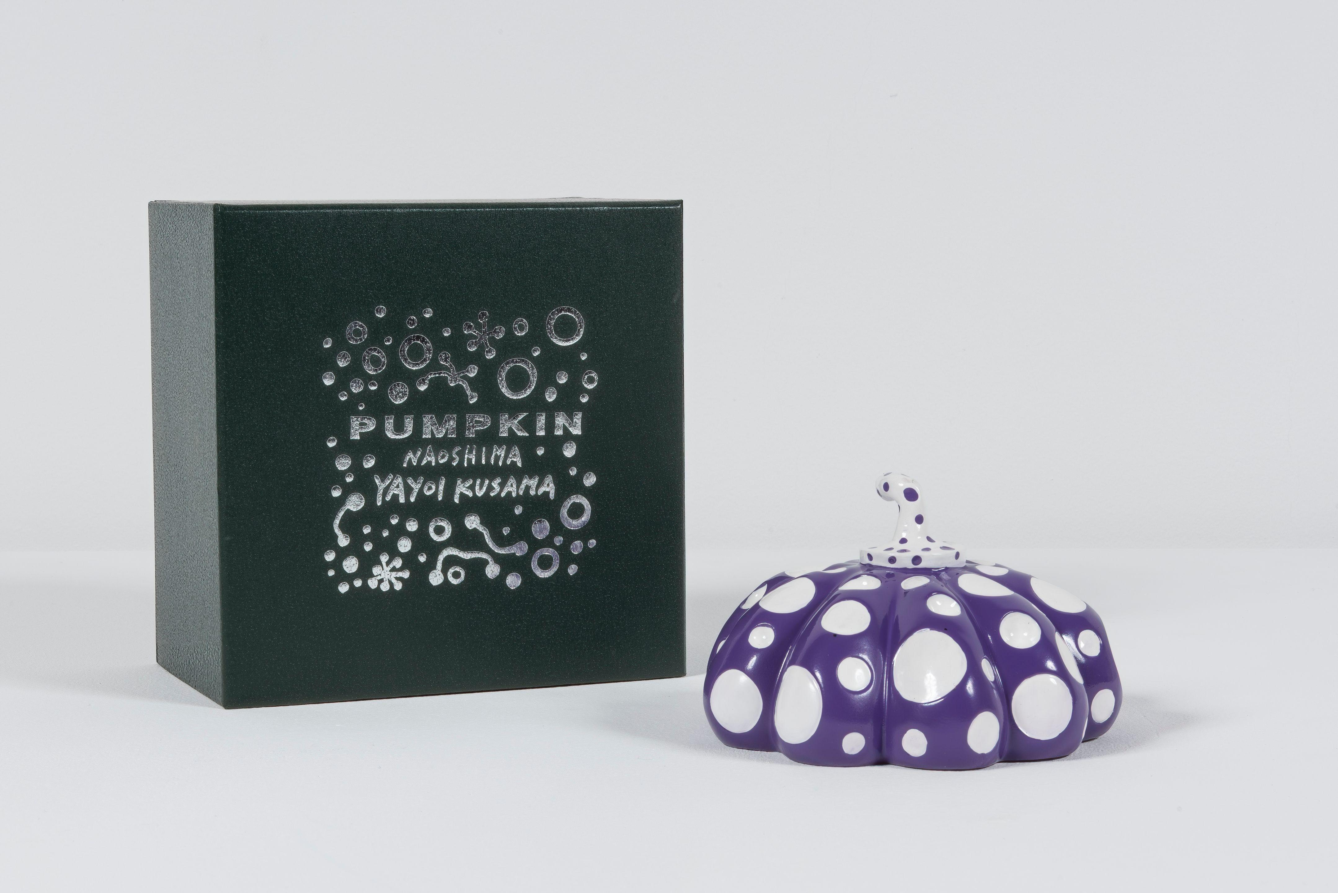 Yayoi Kusama - Naoshima, Purple and White