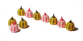 Yayoi Kusama - Ten Pumpkins (4 red and 6 yellow)