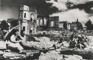 Yevgeni Khaldei - Ruins Of Nuremberg, Sevastopol \'Life Again\' And Budapest