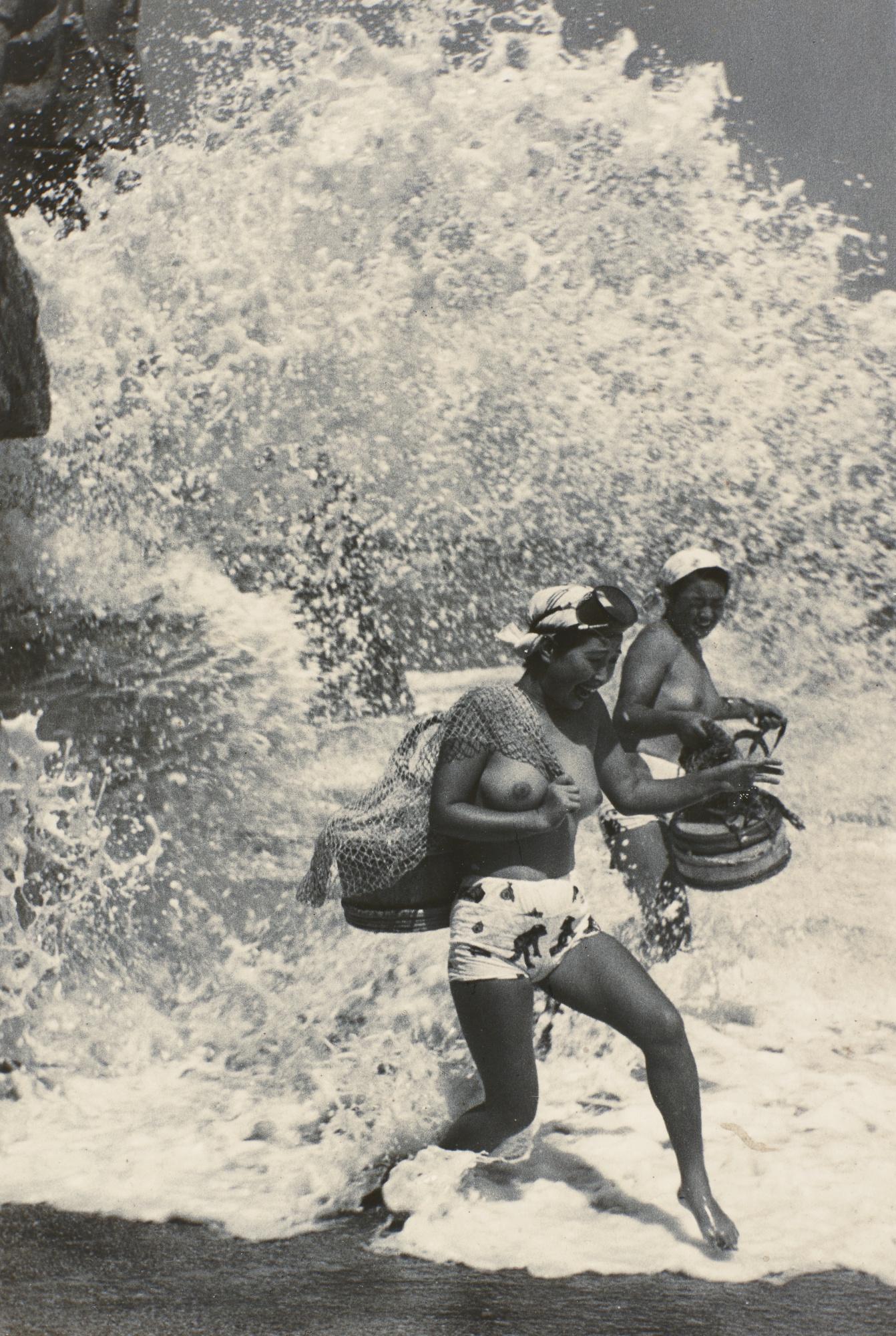 Yoshiyuki Iwase - \'Thundering Sea Spray\', 1948