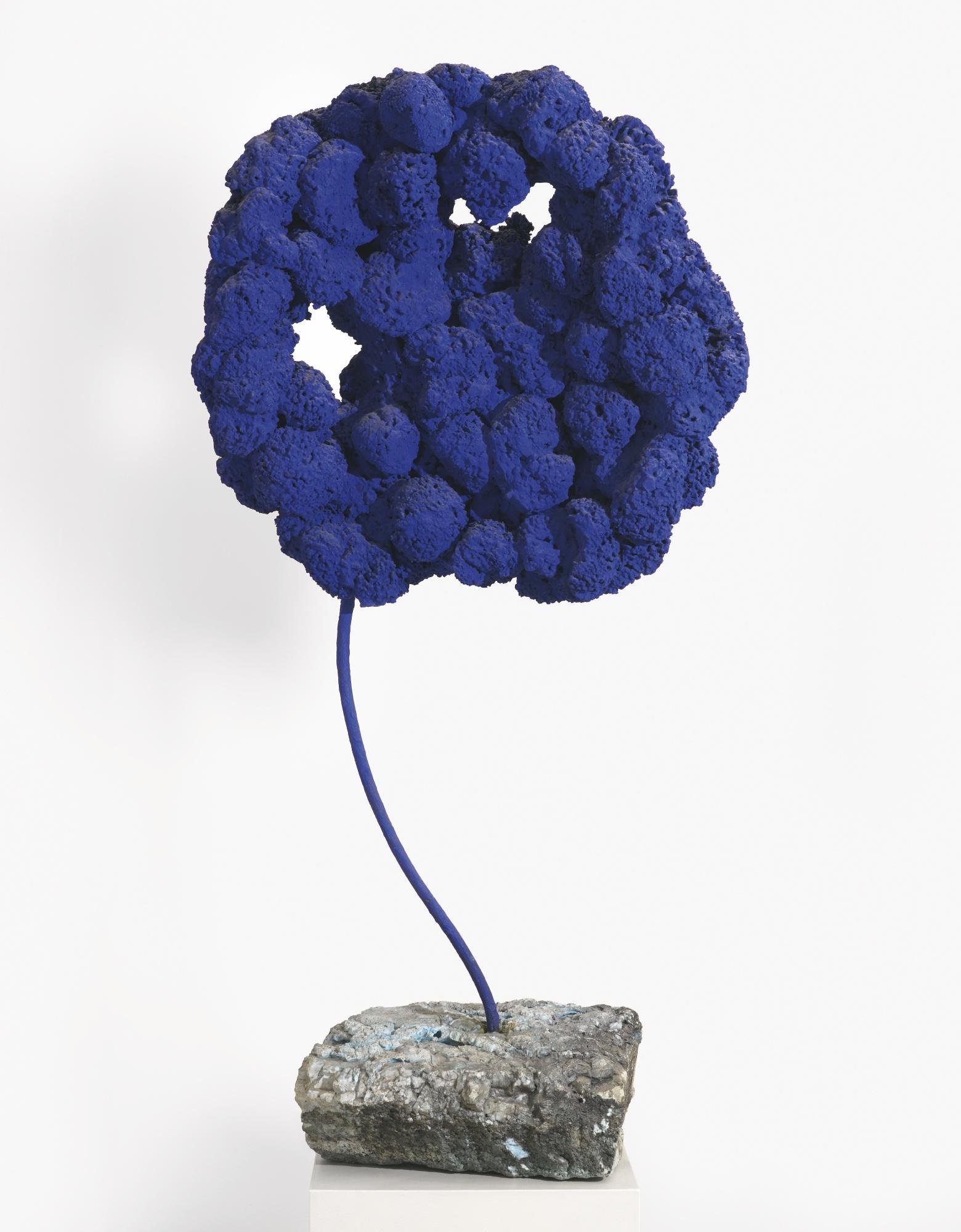Yves Klein - Sculpture Éponge Bleue Sans Titre, Se 168
