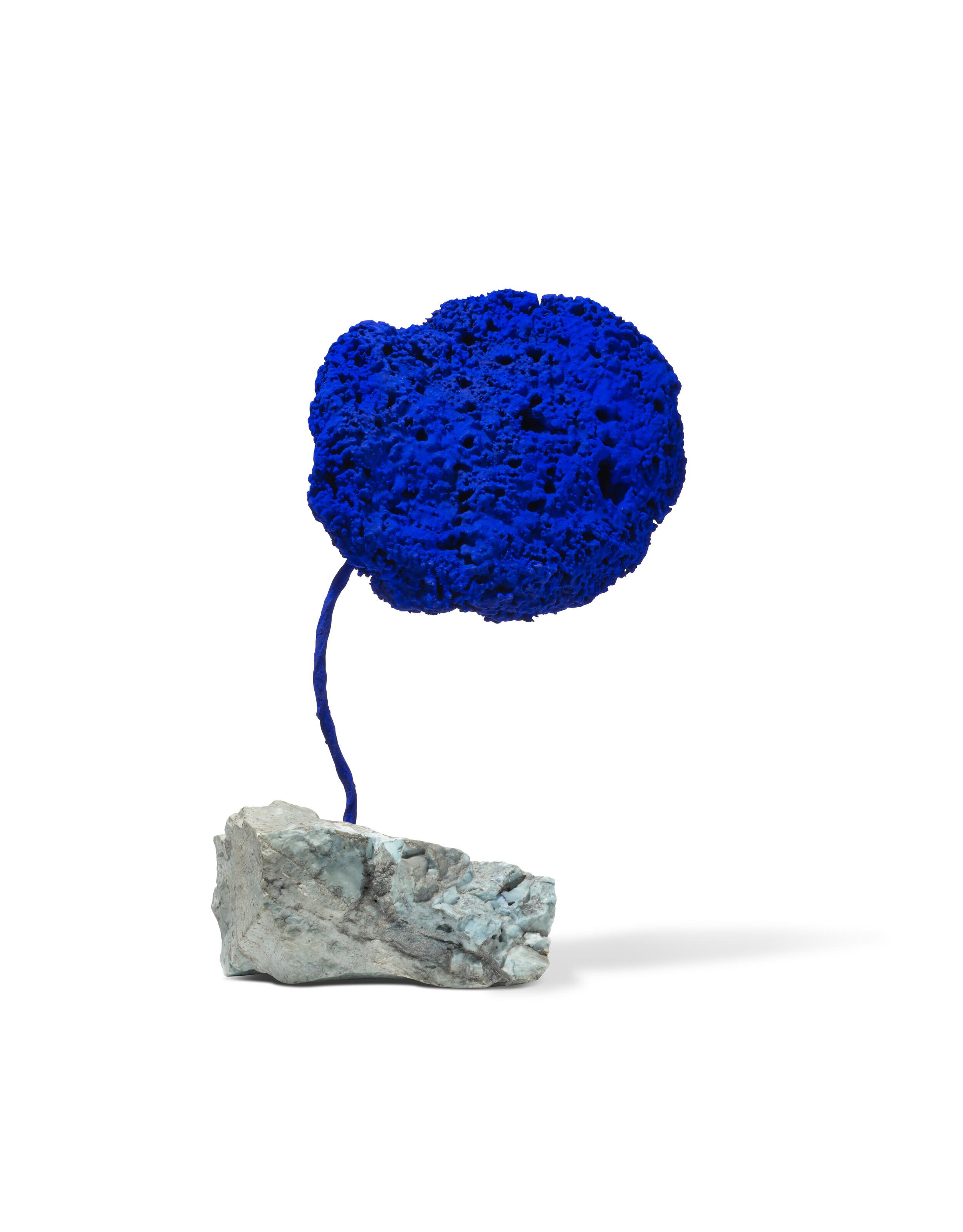 Yves Klein - Sculpture éponge bleue sans titre (SE 328)