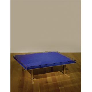 Yves Klein - Table Bleue