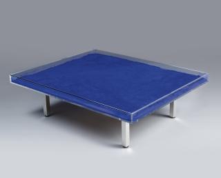 Yves Klein - Table Bleue