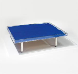 Yves Klein - Table Bleue