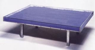 Yves Klein - Table Bleue