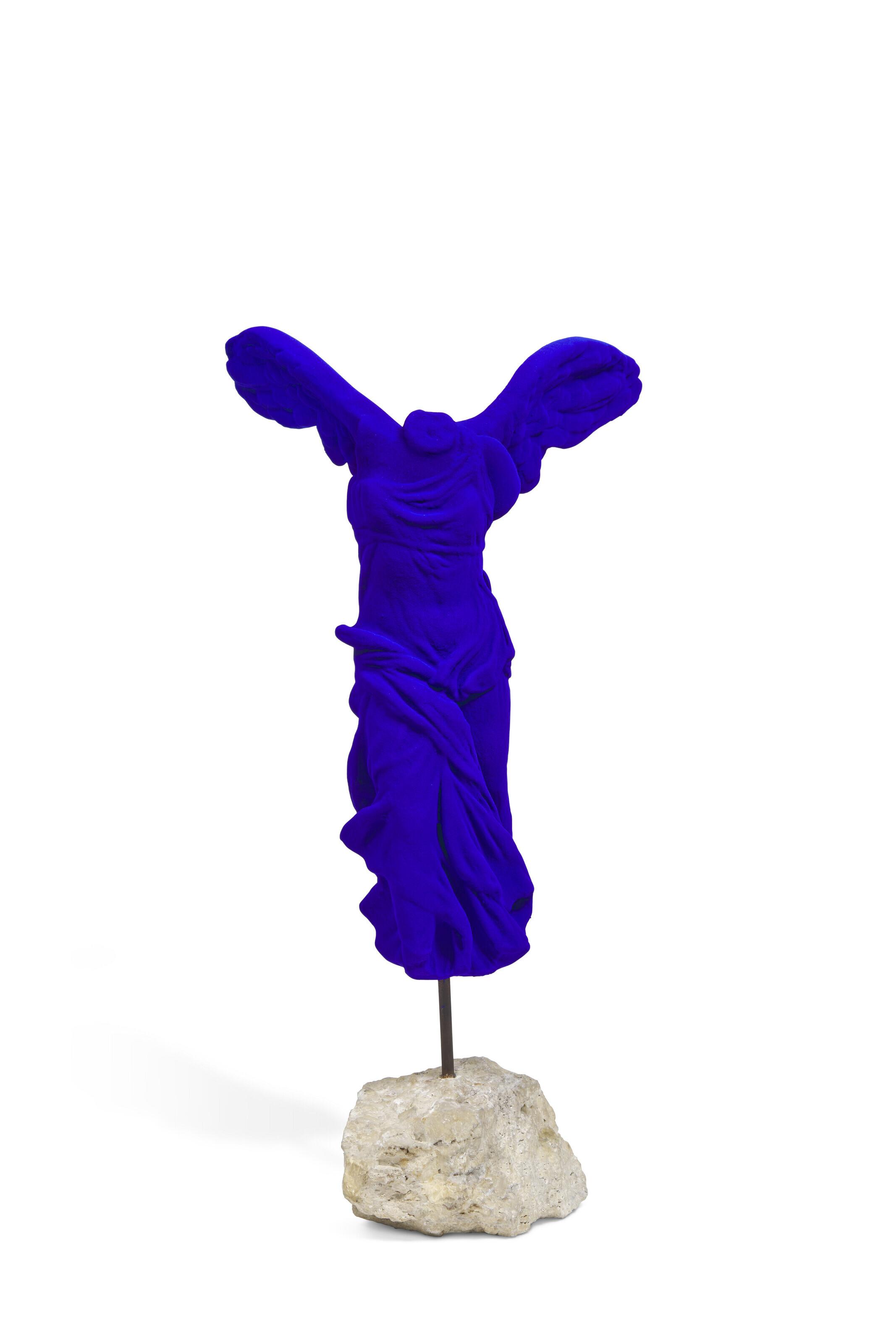 Yves Klein - Victoire de Samothrace