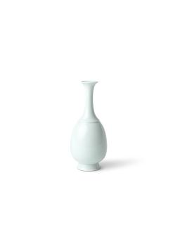Zhang Jinhua - A CHAI-KILN VASE