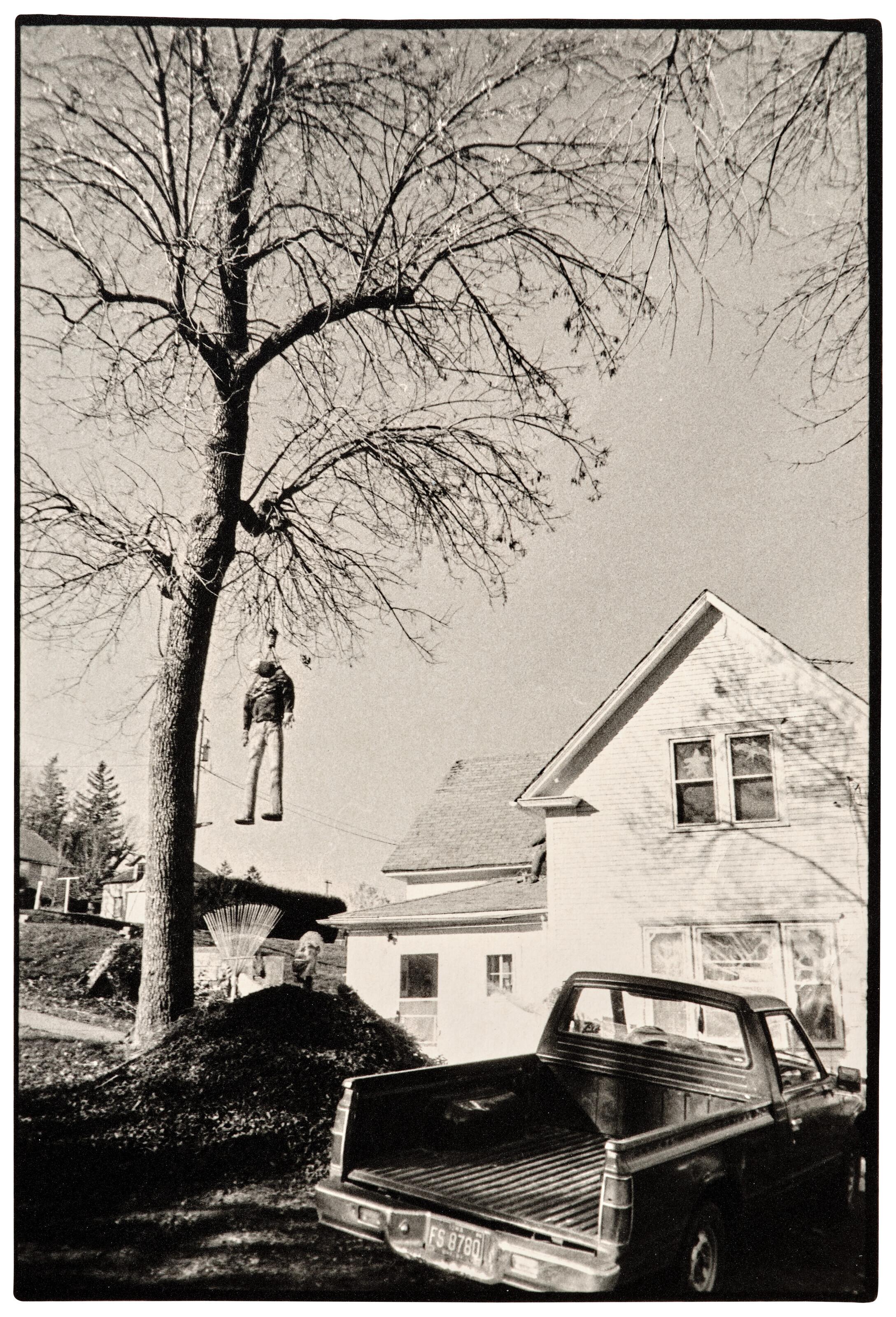 Zoe Leonard - Effigy